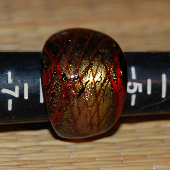 Pretty Glass Ring - Picture 2 of 5